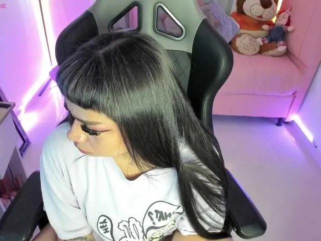 Live sex webcam photo for zoe-sullivan #290990878