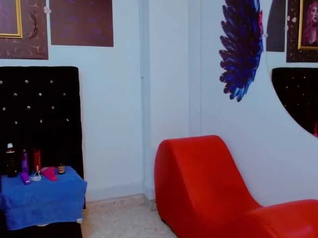 Live sex webcam photo for zoebell09 #272921393