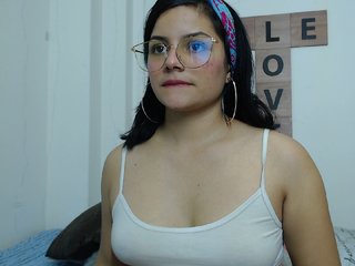 Live sex webcam photo for ZoeBennett #199726529