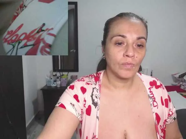 Live sex webcam photo for zoedoll #277384752