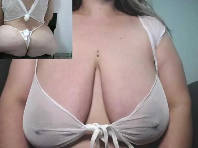Live sex webcam photo for zoedoll #277445426