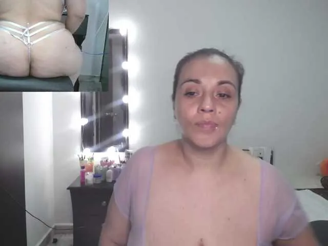 Live sex webcam photo for zoedoll #278277296