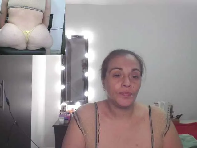 Live sex webcam photo for zoedoll #280895454