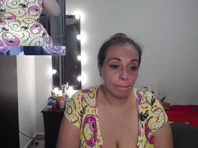 Live sex webcam photo for zoedoll #288543377
