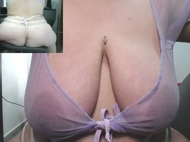 Live sex webcam photo for zoedoll #289793629