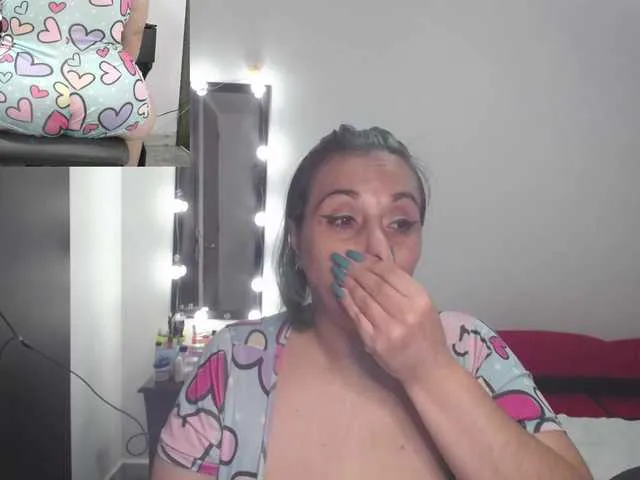 Live sex webcam photo for zoedoll #291690296