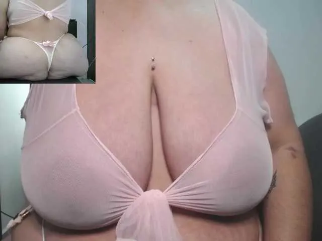 Live sex webcam photo for zoedoll #292132279