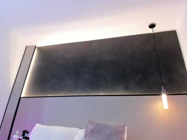 Live sex webcam photo for zoee-zi #292391092