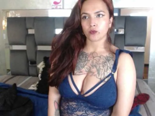 Live sex webcam photo for zoemichaels #273381601