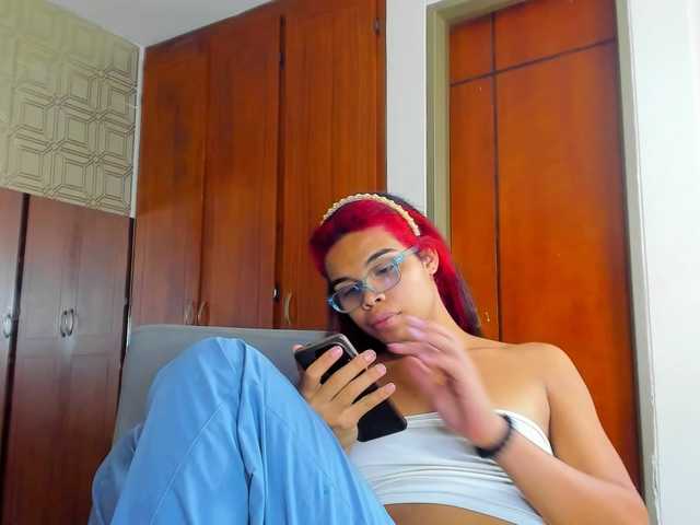 Live sex webcam photo for zoex2 #290442441