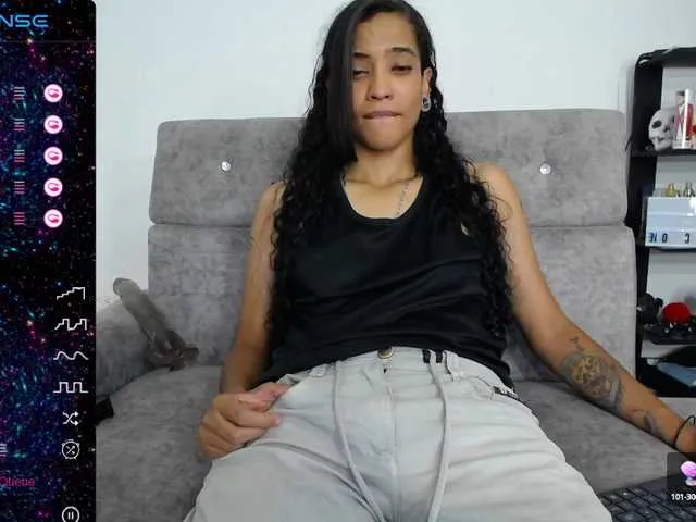 Live sex webcam photo for zoeyrogers #288424294