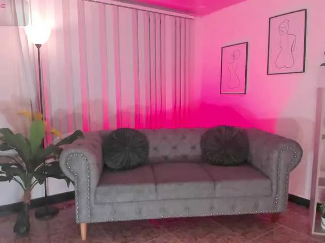 Live sex webcam photo for zooe-wills #291095600