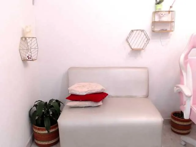 Live sex webcam photo for zozo-19- #276429965