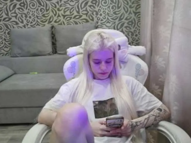 Live sex webcam photo for zxcjenny #275530047