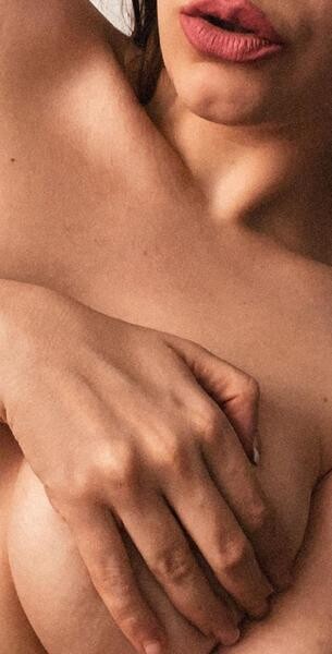 Live sex webcam photo for AryanaSmith #2093930