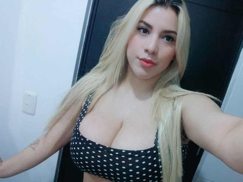 Live sex webcam photo for alejagomezz #2345010