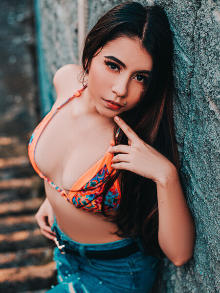 Live sex webcam photo for ArianaSimons #2357549