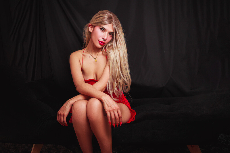 Live sex webcam photo for MartinnaEvans #5896525