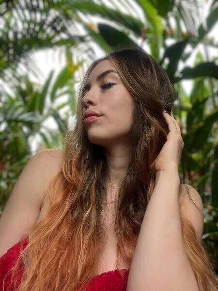 Live sex webcam photo for RachelHawkiins #6876571