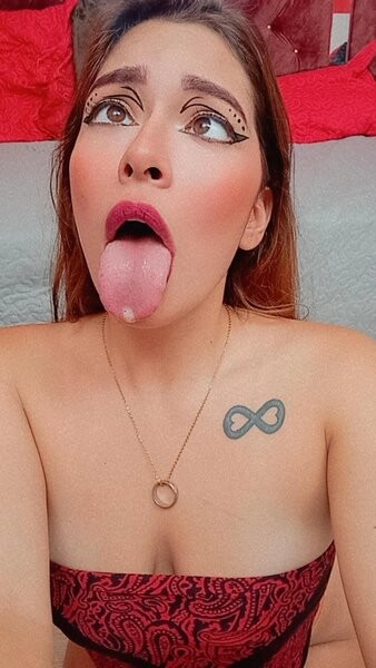 Live sex webcam photo for AishaFoxy #3360931
