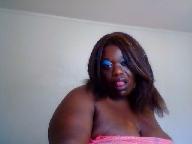 Live sex webcam photo for BkbbwToySexyJoy #2535696