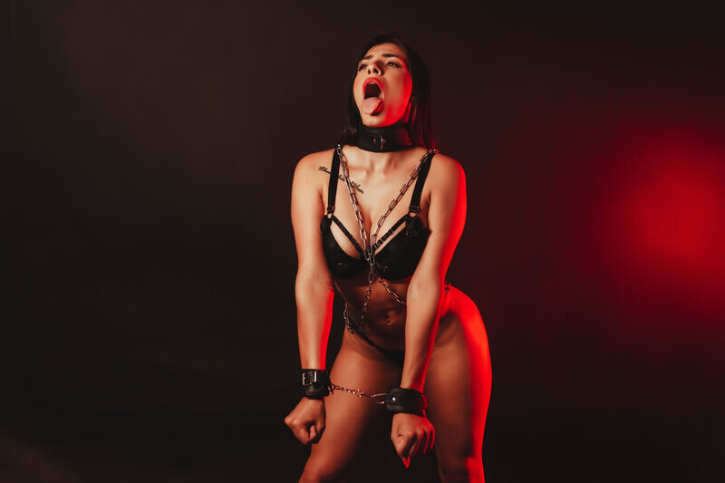 Live sex webcam photo for YelinaMontana #6175756