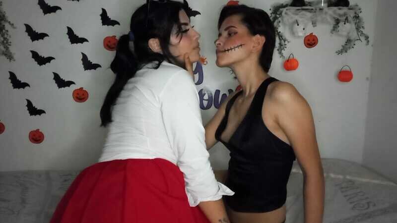 Live sex webcam photo for CamilleAndSophie #3661222