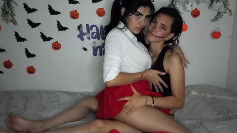 Live sex webcam photo for CamilleAndSophie #3661221