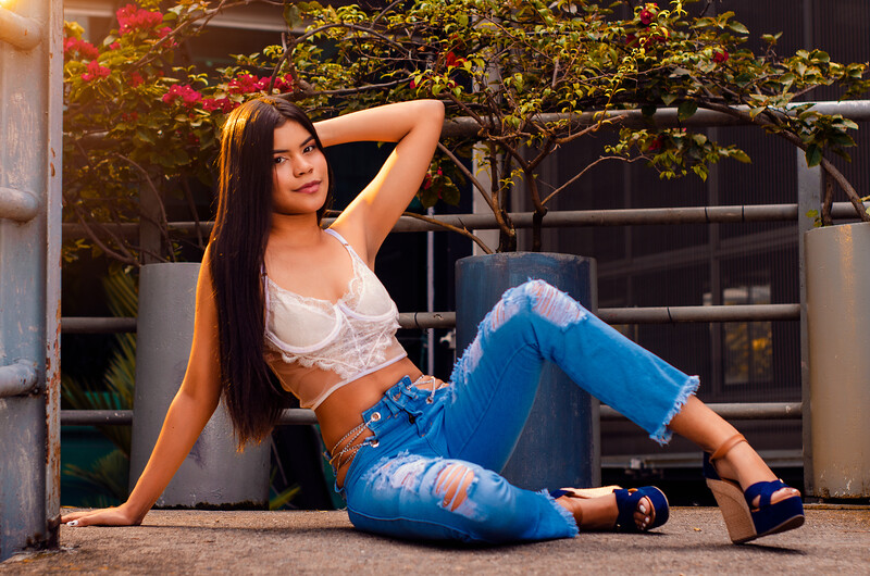 Live sex webcam photo for MiaGutierrez #3301480