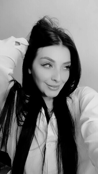 Live sex webcam photo for ArianaCortes #4065435