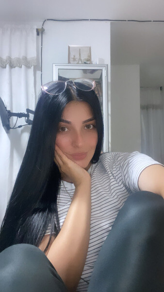 Live sex webcam photo for ArianaCortes #5675400