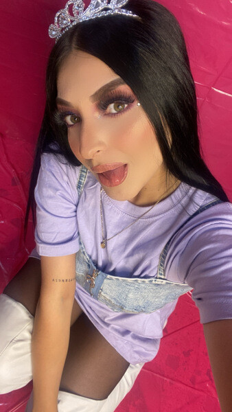 Live sex webcam photo for ArianaCortes #5582337