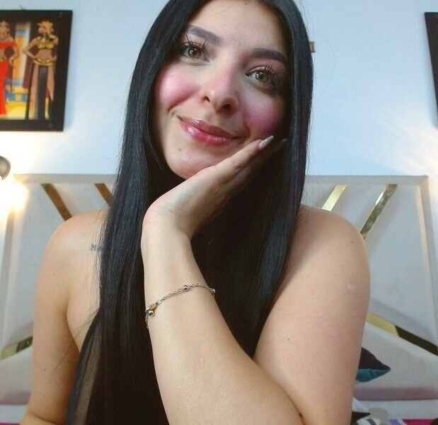 Live sex webcam photo for ArianaCortes #4065446