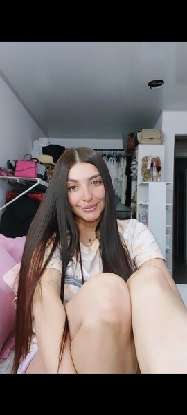Live sex webcam photo for ArianaCortes #4065459