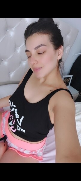 Live sex webcam photo for ArianaCortes #4065463