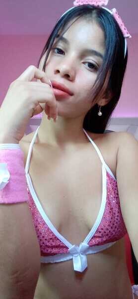 Live sex webcam photo for IsaSweetPetite #3632402