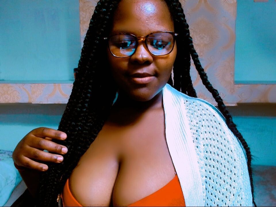 Live sex webcam photo for ebonyqueen99 #3333534