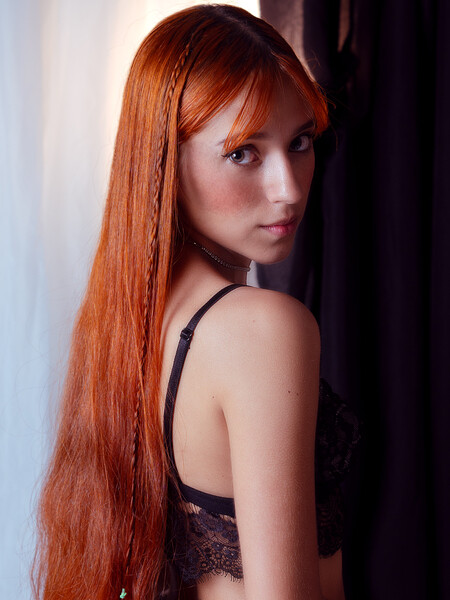 Live sex webcam photo for LeaThomsonn #6911730