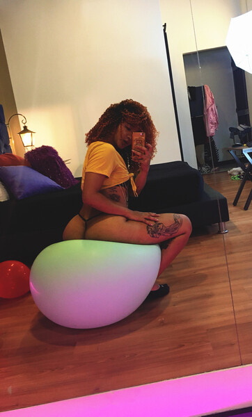 Live sex webcam photo for QueenCurly #3708272