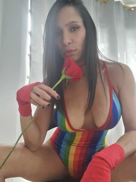 Live sex webcam photo for AnaaBellaa69 #3551797
