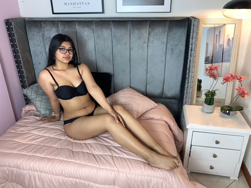 Live sex webcam photo for Camiilaa #3372838