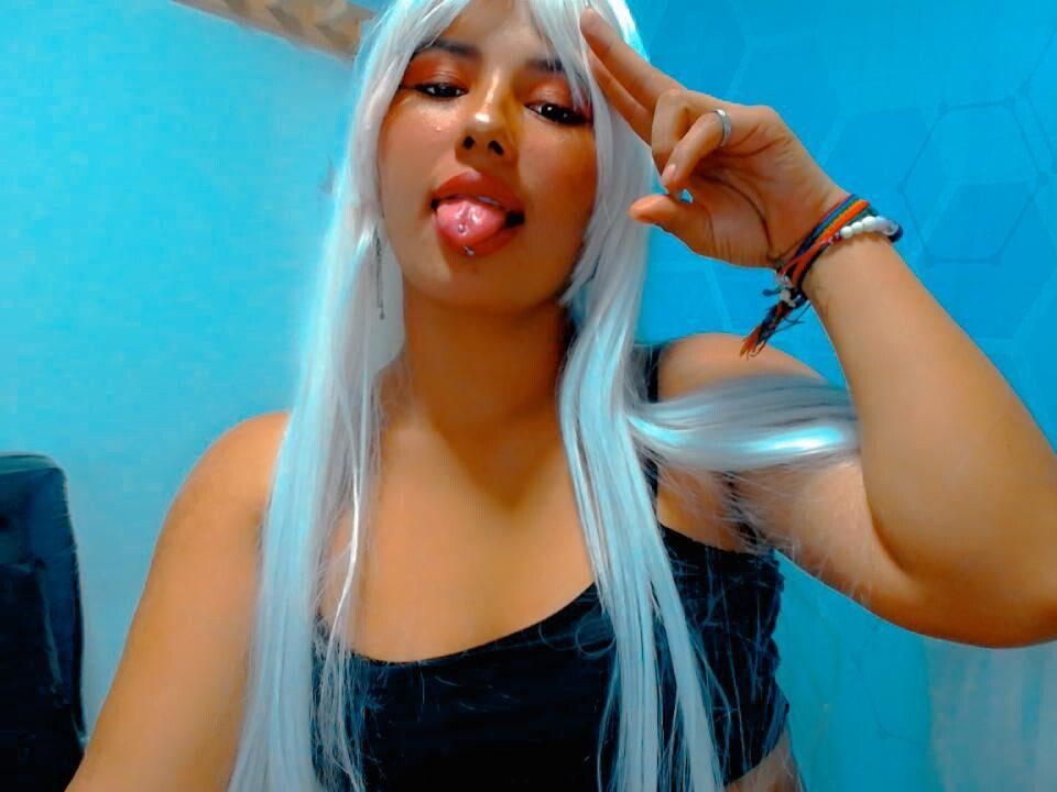 Live sex webcam photo for CamilaaEvanss #3631794