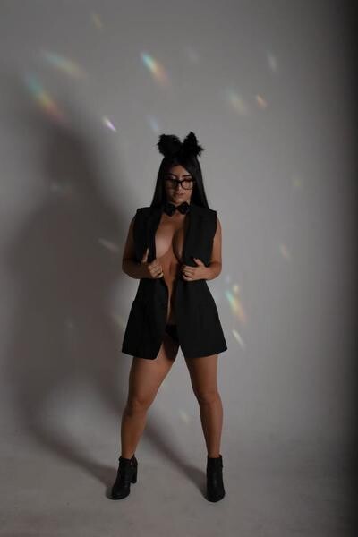 Live sex webcam photo for TalianaGrey #3572541