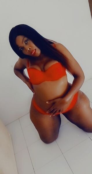 Live sex webcam photo for MassiveCurvesxx #3470151