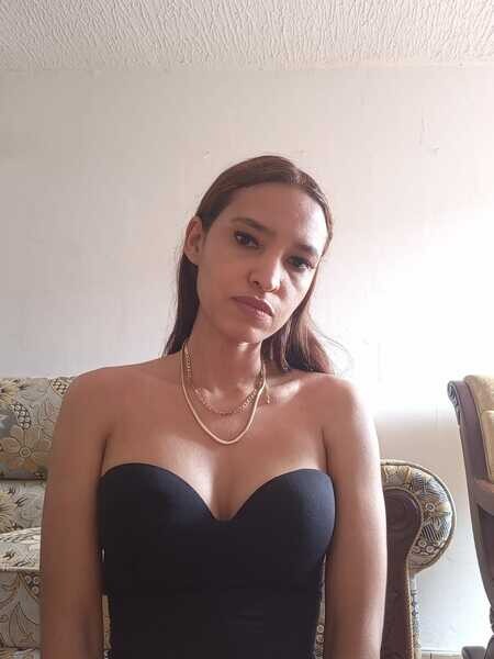 Live sex webcam photo for CarolineBasset #6080609