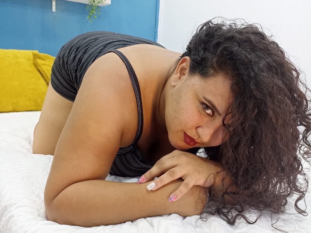 Live sex webcam photo for AfroditaSnow #3529921