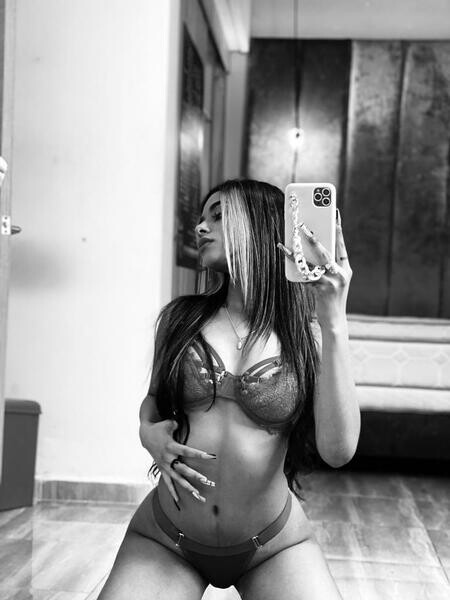 Live sex webcam photo for AriadnaRousee #5351937