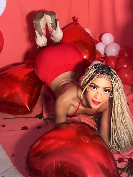 Live sex webcam photo for KrishaaRoss #6860466