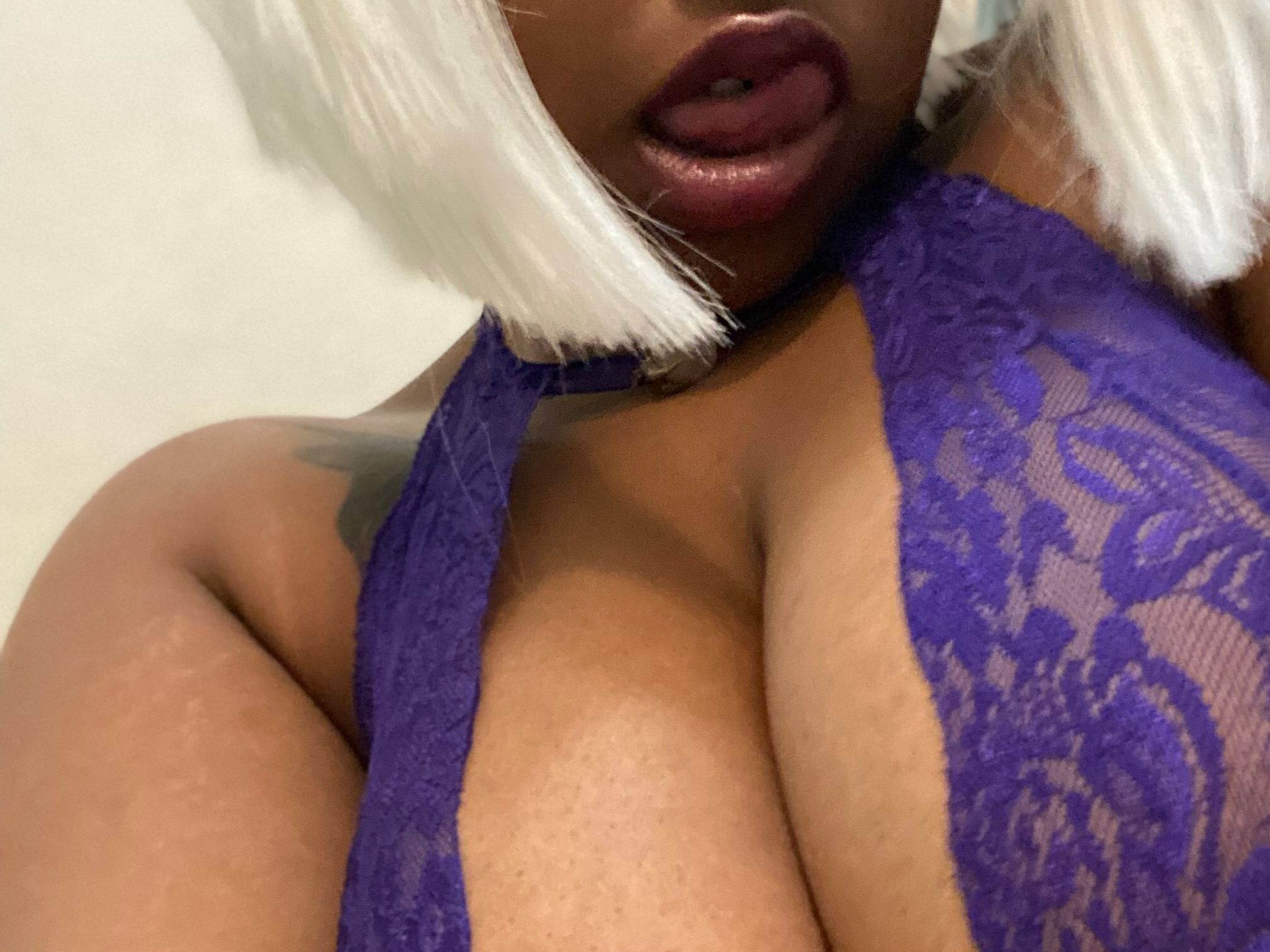 Live sex webcam photo for LunaMaris #3932668