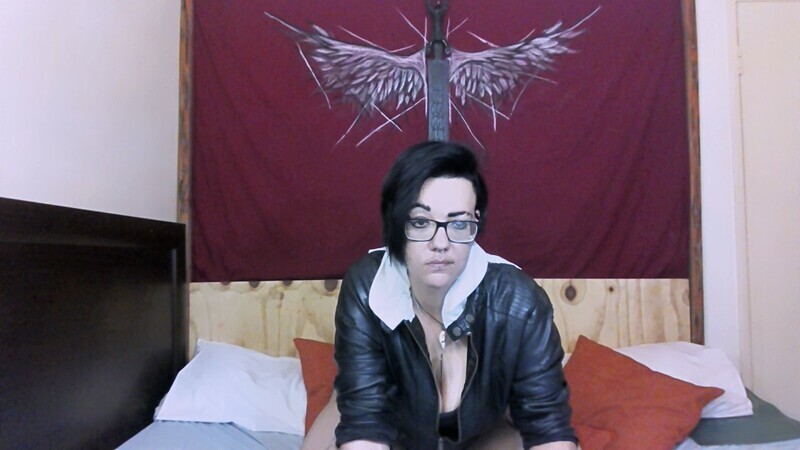 Live sex webcam photo for QueenSlade #3877570